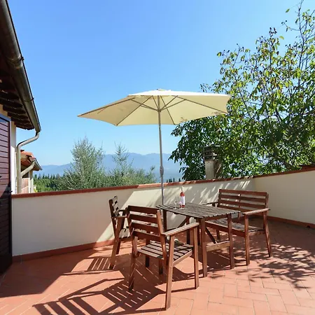 Сasa de vacaciones Lovely Estate Not Far From Florence With Olives Trees